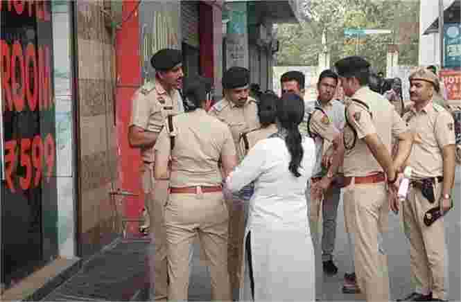 रोहतक: होटल में देह व्यापार का भंडाफोड़, बंगाल और असम की लड़कियां बरामद, मालिक फरार