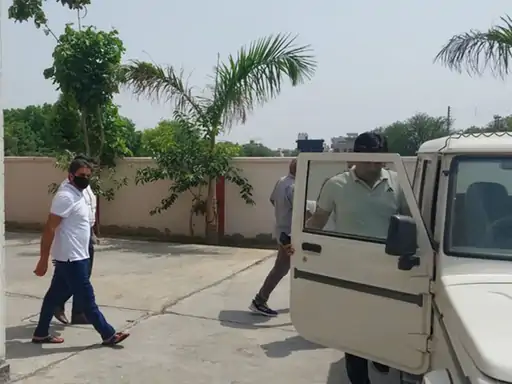 रिश्वतखोरी के आरोप में रोहतक के नायब तहसीलदार प्रवीन गिरफ्तार