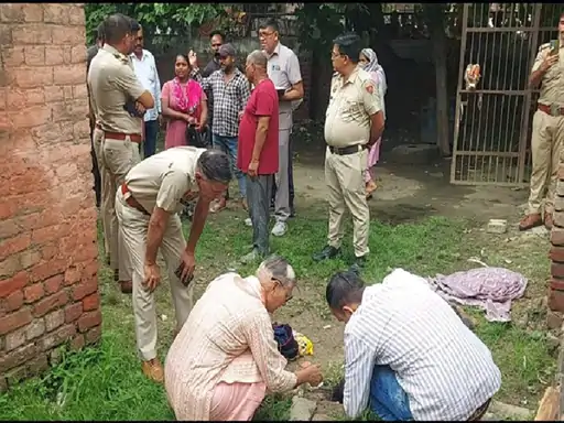 रोहतक के सरकारी दफ्तर में मिला अधेड़ का शव, सिर में गहरी चोट से हत्या की आशंका; जेब से मिली डायरी में लिखा था नाम 'श्यामलाल'