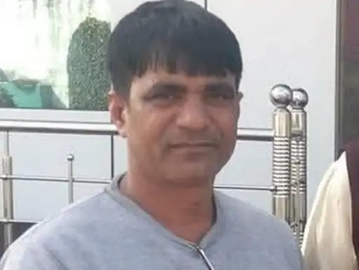 Title: जींद में सरपंच रोहताश की गोली मारकर हत्या, बदमाशों ने छीनी रिवॉल्वर और मारी सिर में गोली