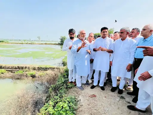 भिवानी दौरे पर पहुंचे सांसद दीपेंद्र हुड्डा और जयप्रकाश: जलभराव से बर्बाद फसलों का लिया जायजा, किसानों को डबल मुआवजे की मांग