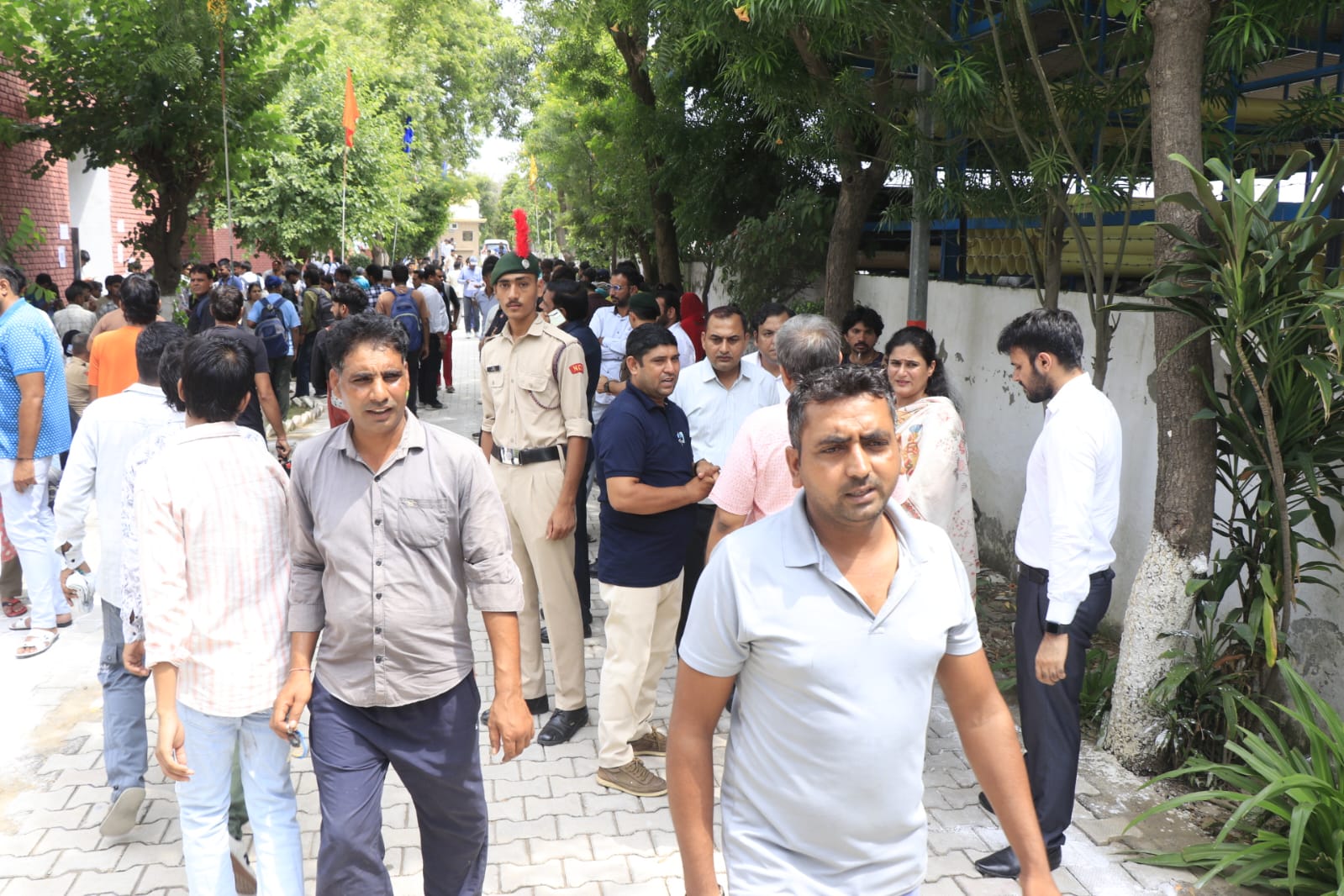 जींद रोजगार मेले में उमड़ा युवाओं का सैलाब, 2500 पहुंचे; 1000 को नौकरी के ऑफर