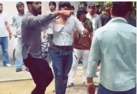 रोहतक में BJP नेता के बेटे को तवे से पीटा, VIDEO: MDU कैंटीन से घसीटकर बाहर लाए छात्र; युवक बोला- ‘भाई गलती हो गई, रुक जाओ’