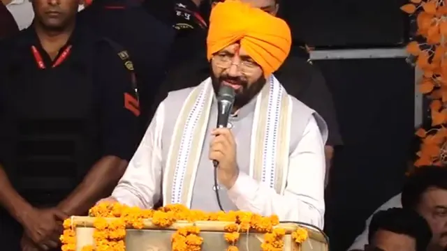 हरियाणा के 13 हजार से ज्यादा सफाईकर्मियों को 60 साल तक नौकरी की सुरक्षा, ₹25,560 वेतन और ₹2 हजार जोखिम भत्ता